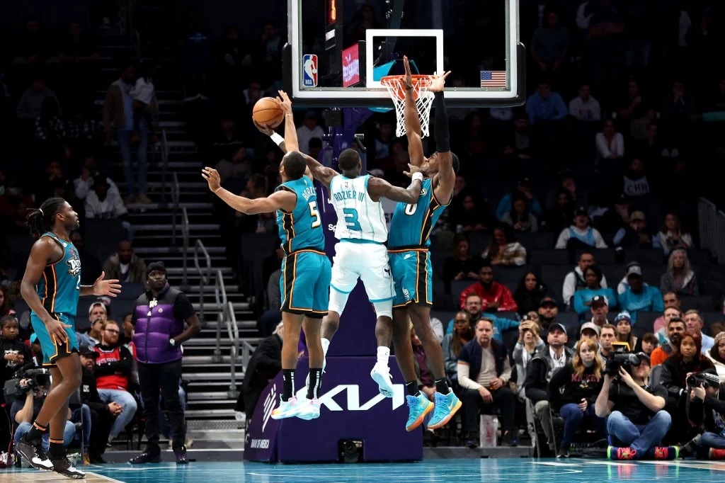 Pistons Win Battle Of NBA’s Worst With OT Win Over Hornets | Noona Sports